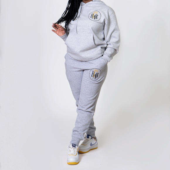 Jogger Set - Picture 2 of 4